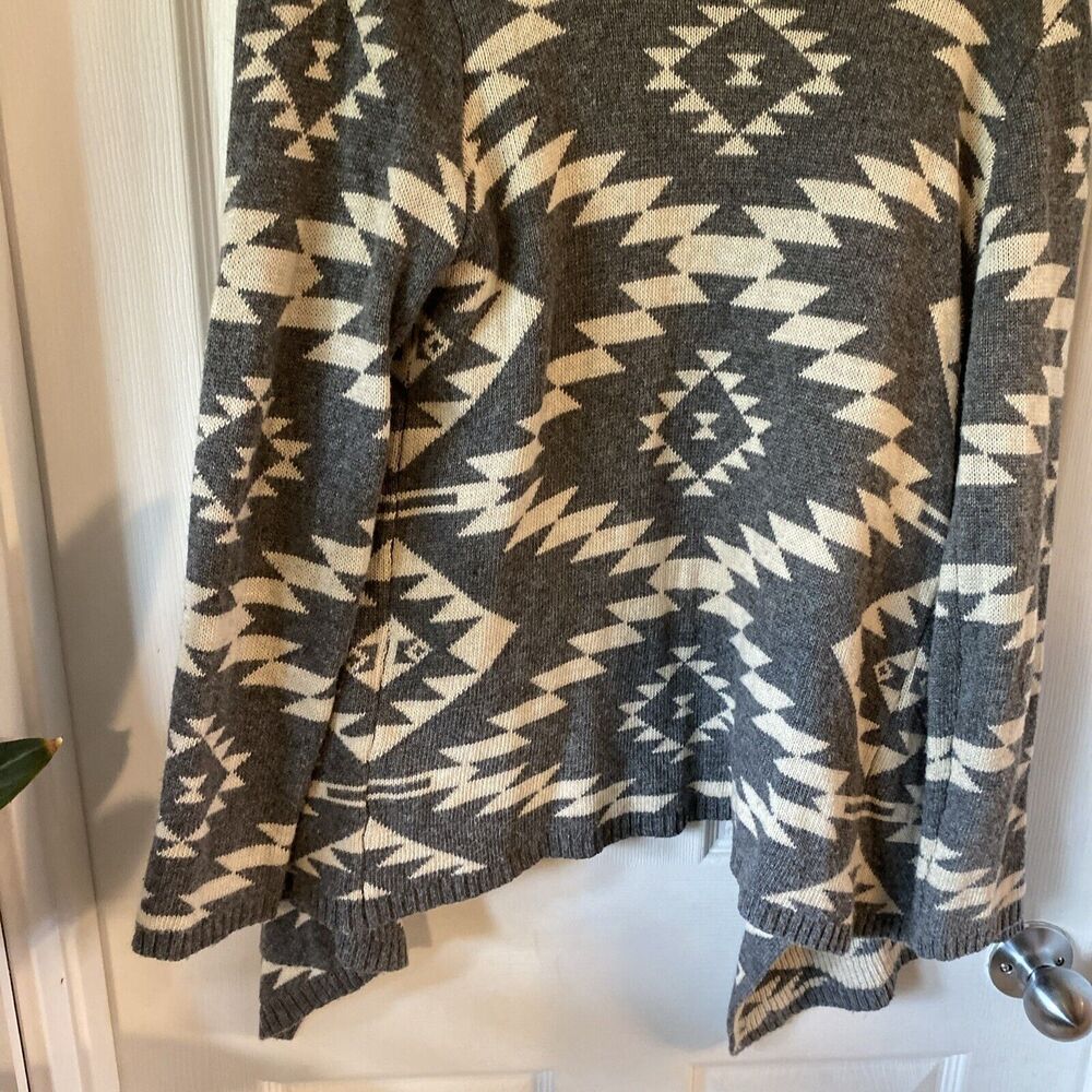 Market & Spruce Cardigan Women’s Size Small Grey Beige Southwestern Sweater - Picture 9 of 12